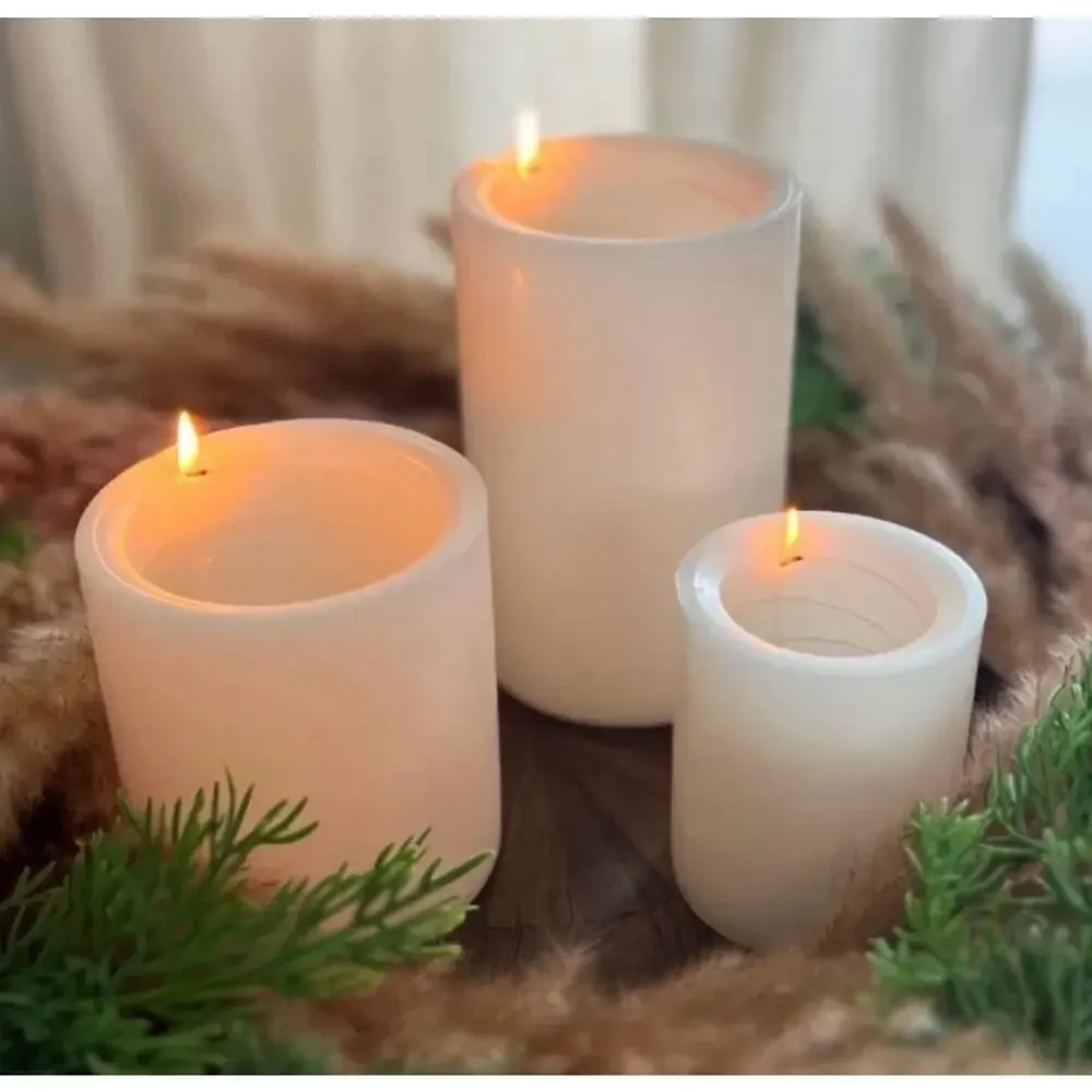 Spiral Light Candle White Tea and Ginger 4x4 Round 30hr Burn -Brand New Medium